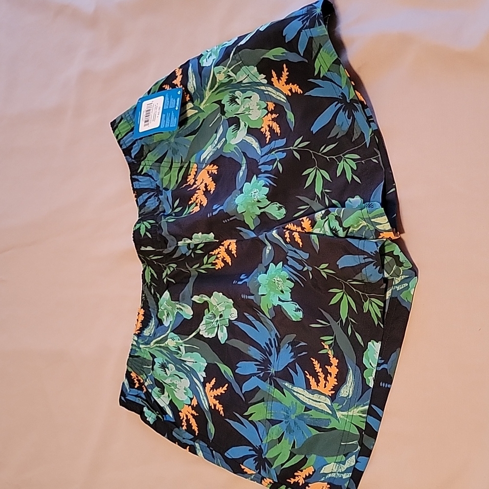 Columbia NWT SZ L printed shorts